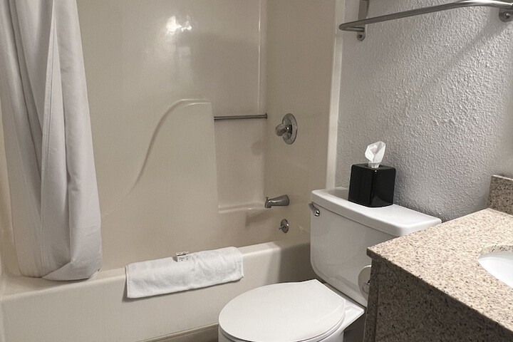 Room 5 of 15