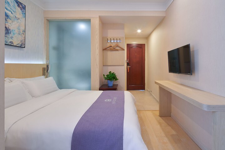Room 14 of 60