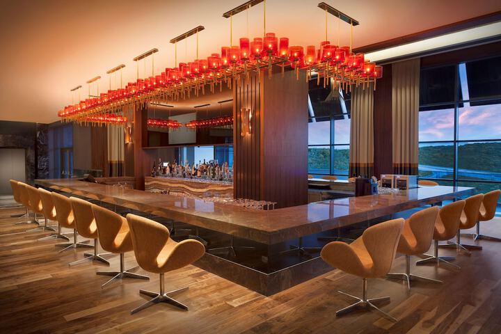 Lounge 107 of 116
