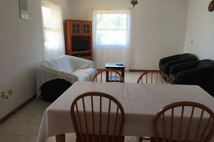 Room 17 of 28