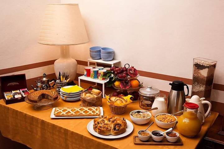 Breakfast area