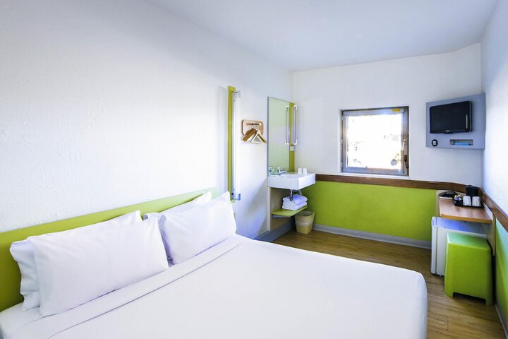 Room 14 of 39