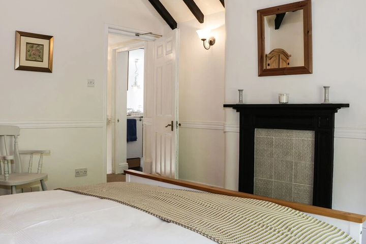 Room 2 of 13