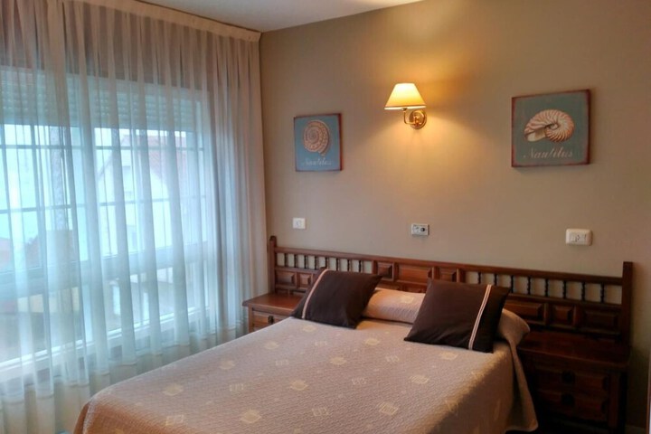 Room 9 of 37