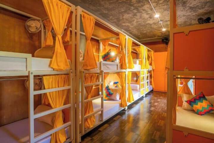 Room 9 of 29
