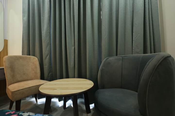Room 10 of 27