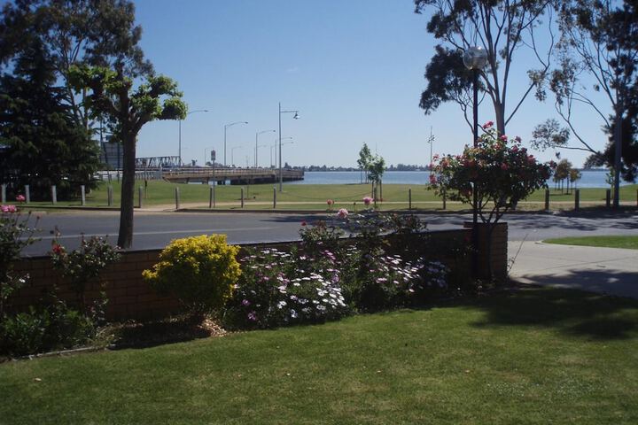 Property Grounds 24 of 61
