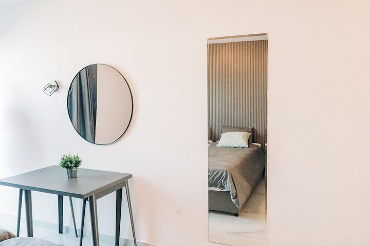 Room 7 of 11