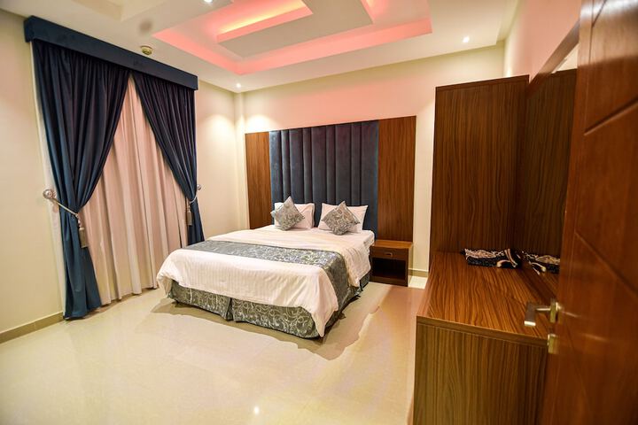 Room 13 of 43