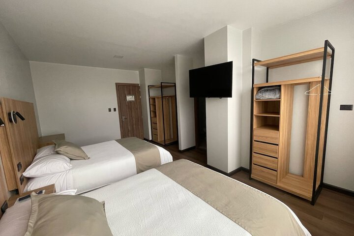 Room 11 of 34