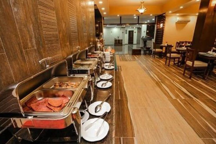 Dining 64 of 85