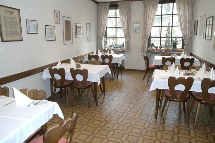 Dining 2 of 19
