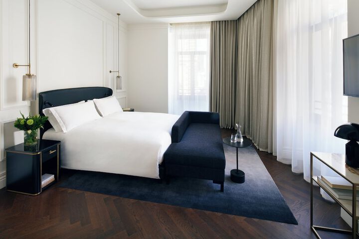Room 44 of 116