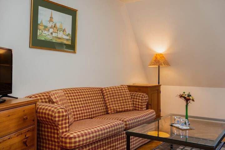 Room 4 of 34