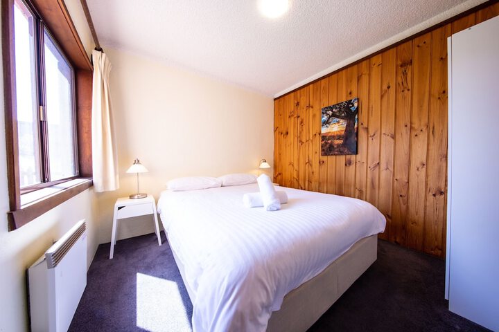 Room 206 of 693
