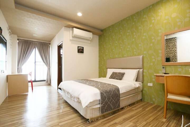 Room 8 of 14