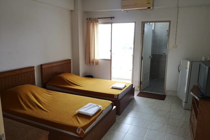 Room 9 of 31