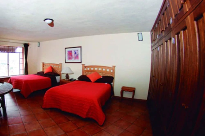 Room 10 of 137