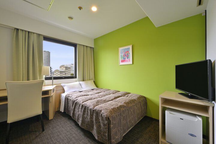 Room 9 of 24