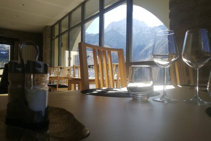 Dining 18 of 26
