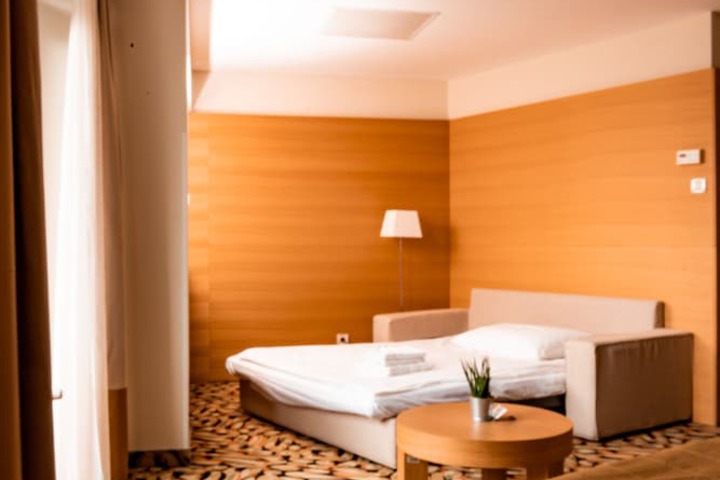 Room 25 of 81