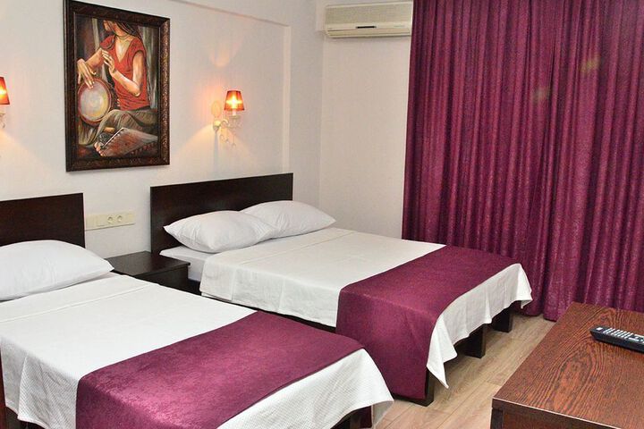 Room 13 of 20