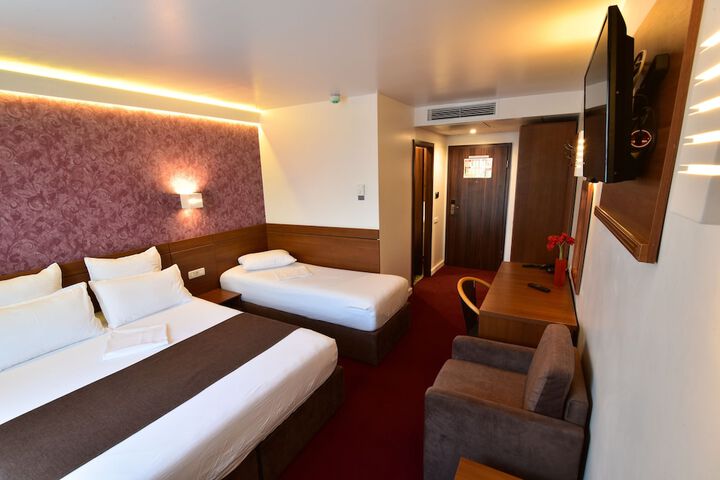Room 15 of 36