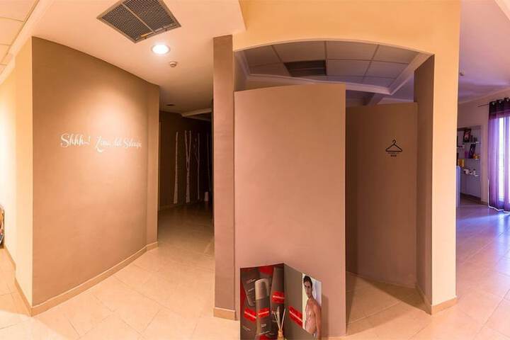 Ballroom/Hall 20 of 26