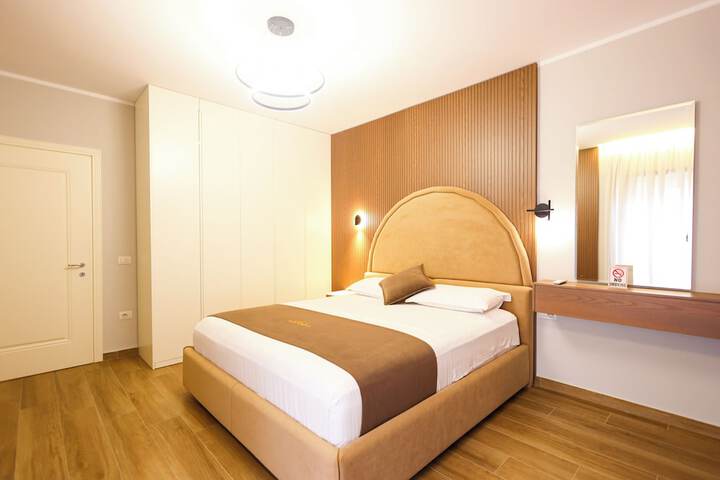 Room 2 of 162