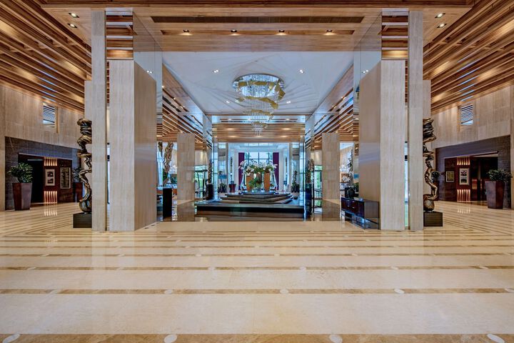 Ballroom/Hall 120 of 151