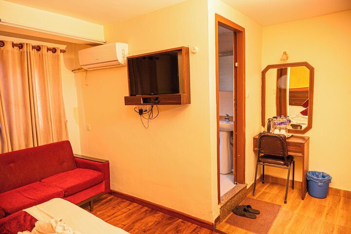 Room 5 of 23