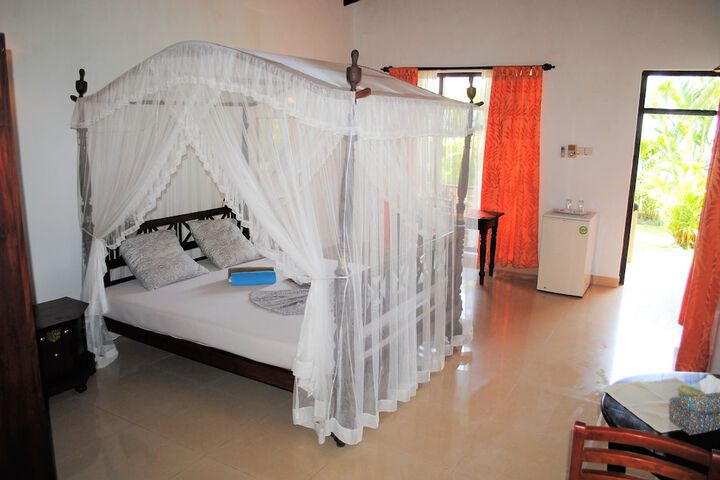 Room 5 of 74