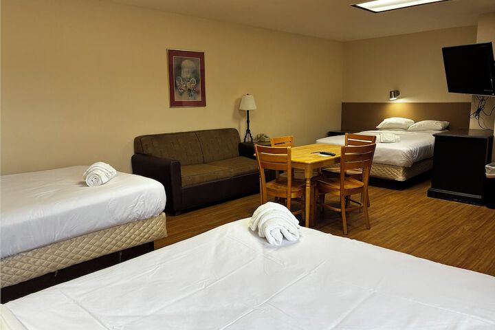 Room 12 of 19