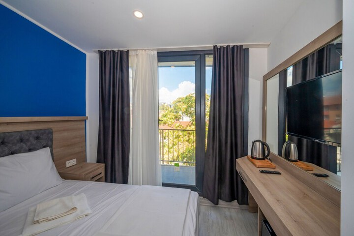 Room 6 of 22