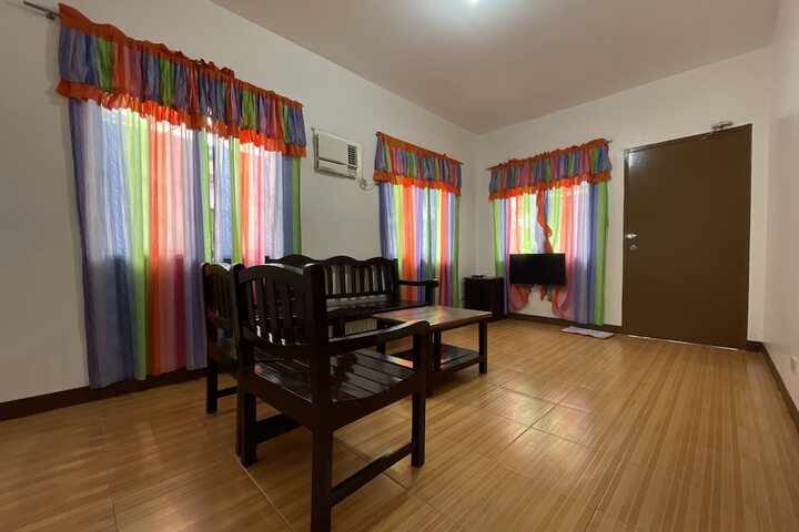 Room 105 of 200