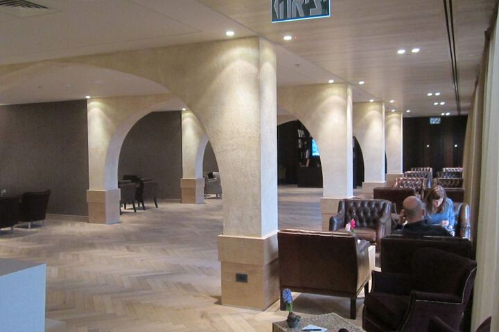 Business Center 49 of 61