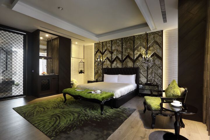 Room 12 of 38