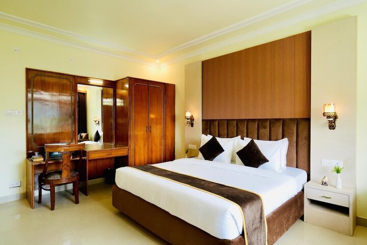 Room 4 of 35