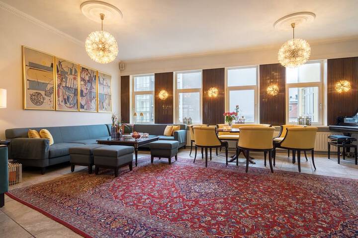 Entrance & Lobby