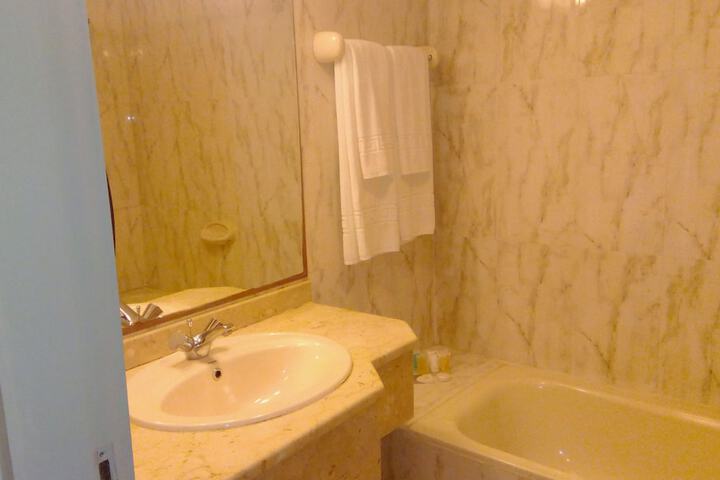 Room 40 of 51