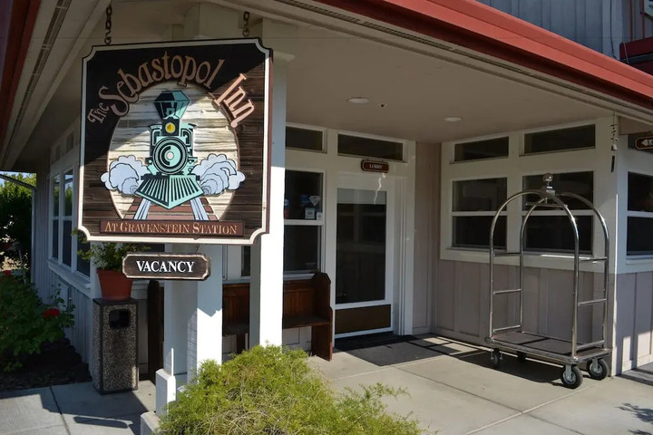 THE SEBASTOPOL INN