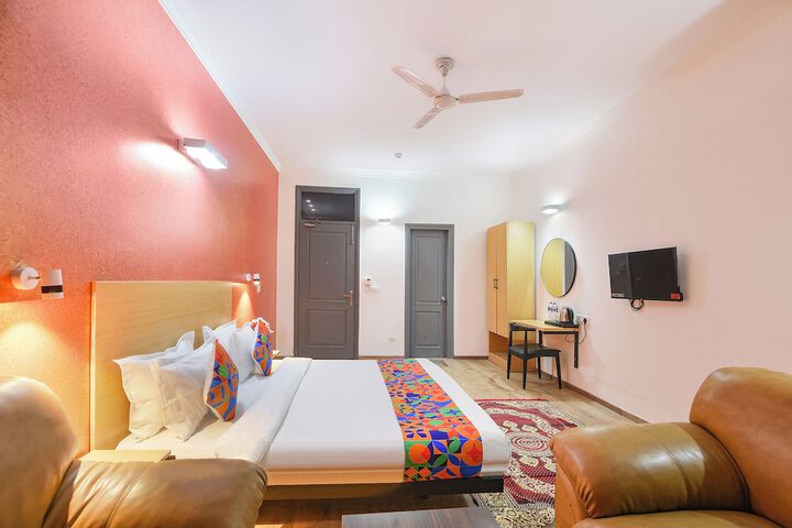 Room 20 of 33