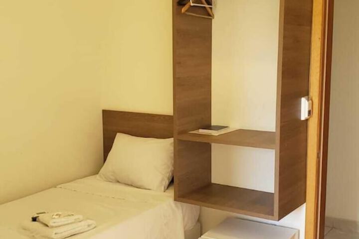 Room 14 of 33