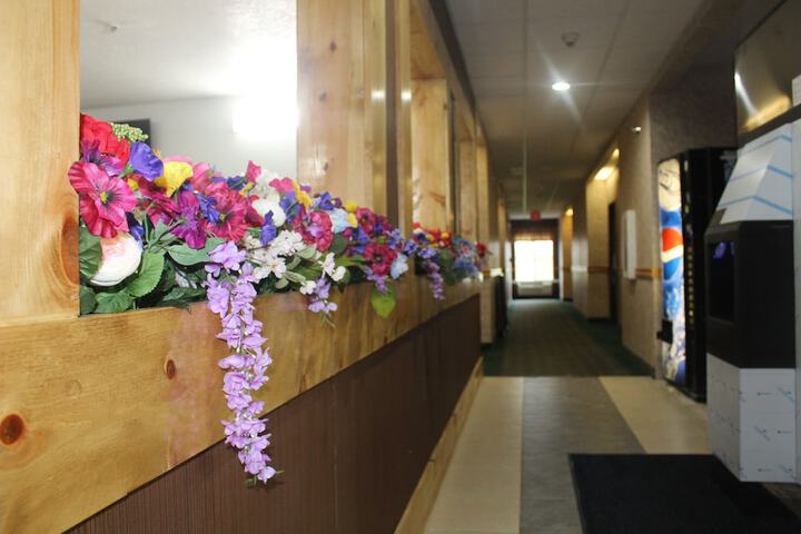 Ballroom/Hall 11 of 12