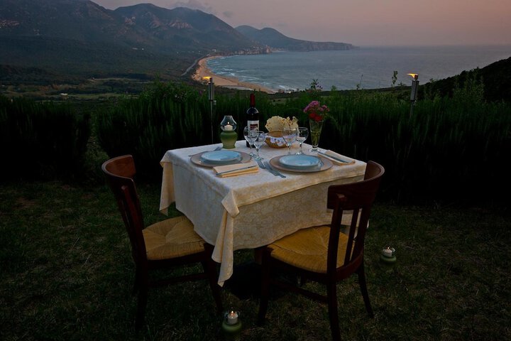 Dining 36 of 66