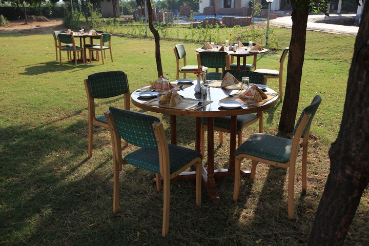 Dining 43 of 68