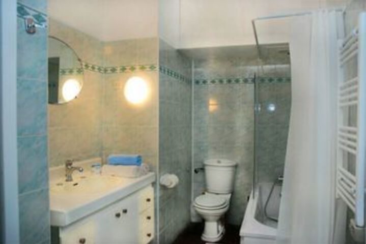 Room 27 of 234