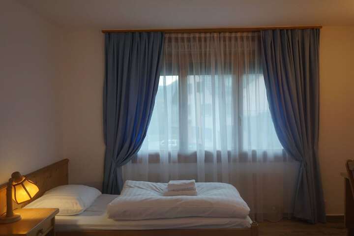 Room 9 of 23