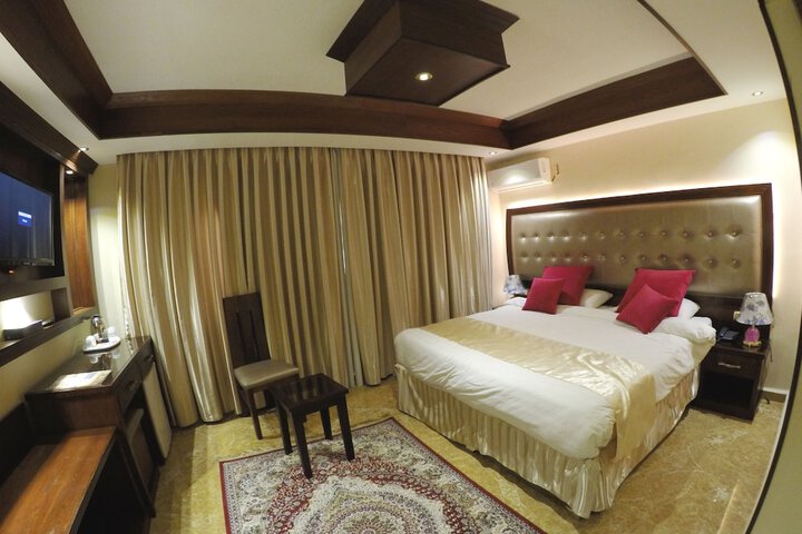 Room 12 of 43