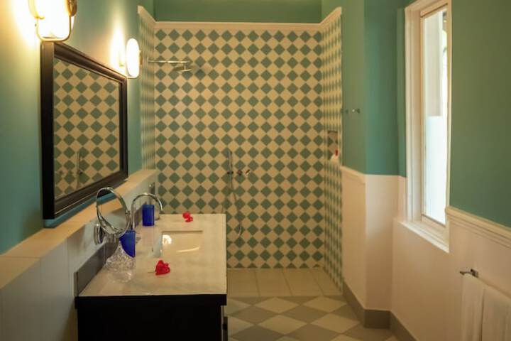 Room 27 of 54
